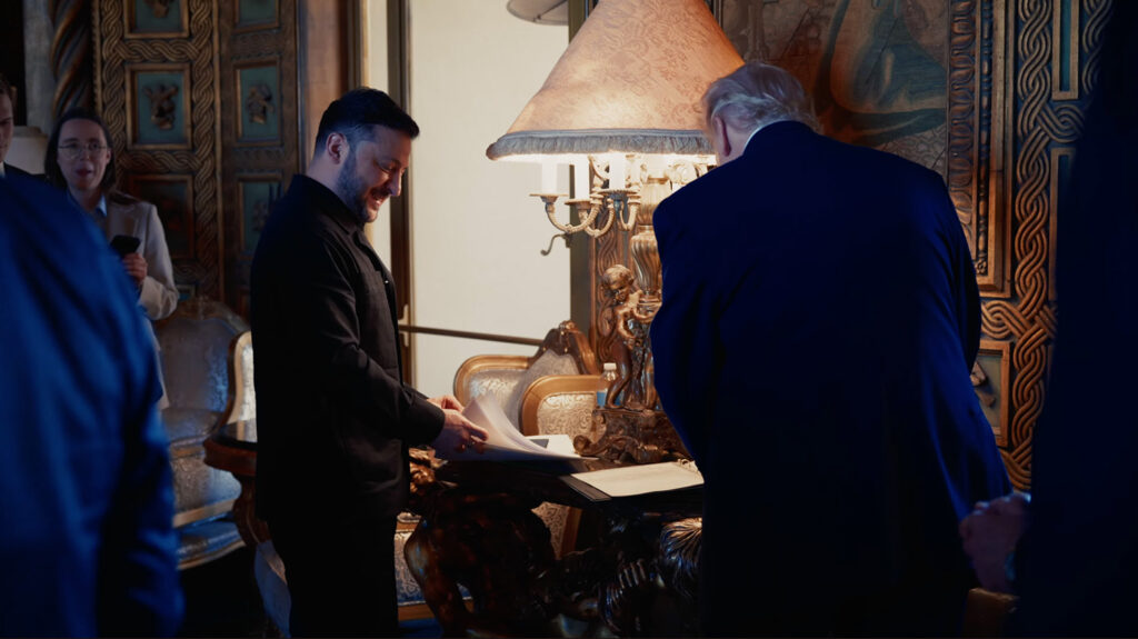 The Guardian: “Зеленський домагався від Трампа 50-річних гарантій безпеки; обговорюються мирні переговори”